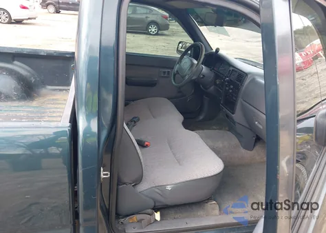 1997 Toyota Tacoma z USA, uszkodzony, nr VIN 4TANL42N7VZ232879